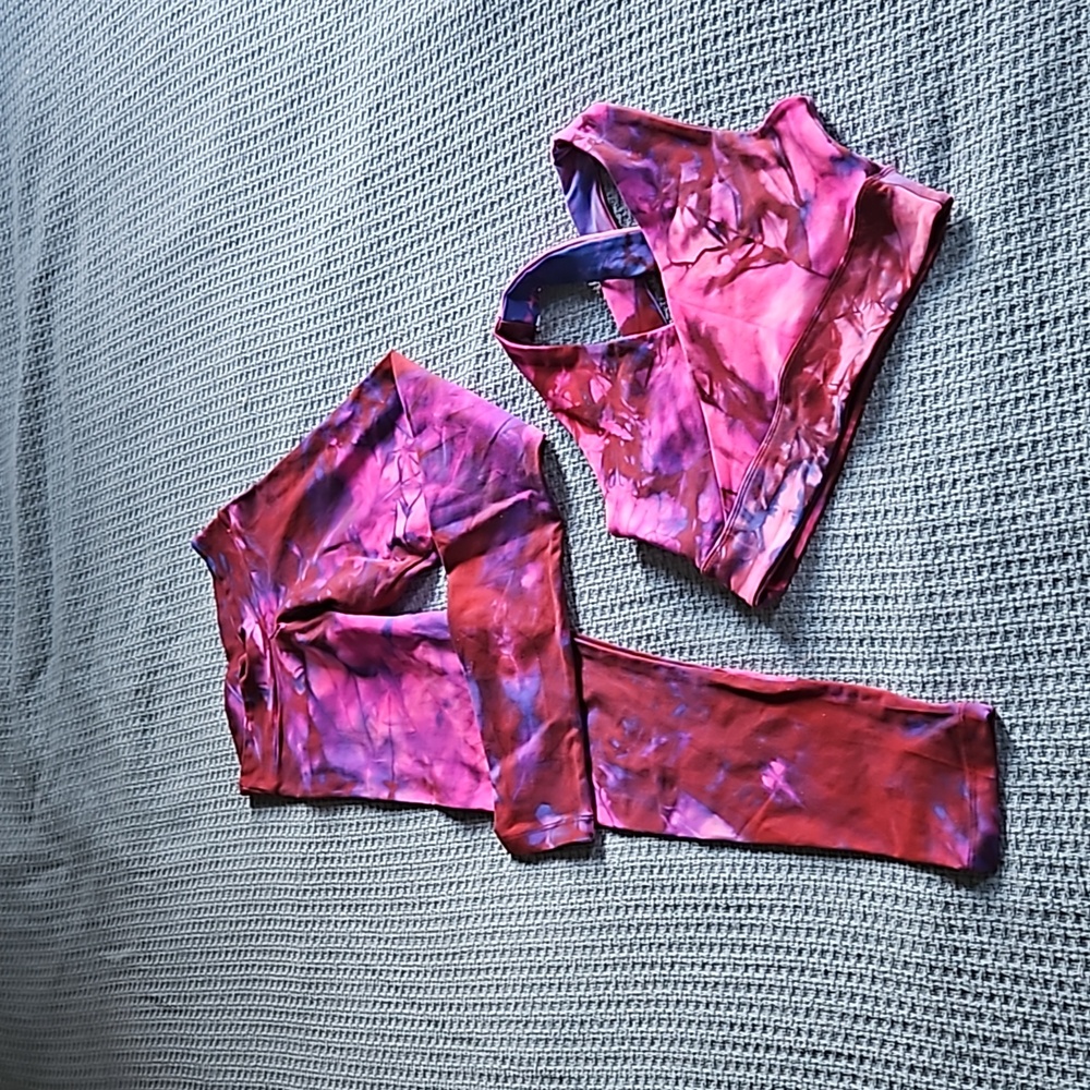 Vibrant maroon, pink, purple tie-dye Margarita leggings and bra top set size M